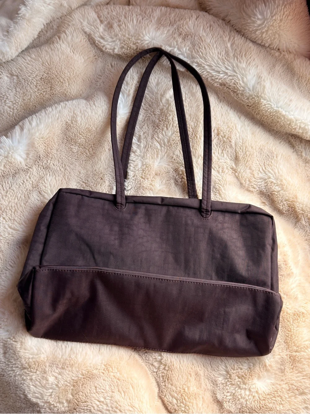 BAGGU Medium Bowler Bag in Chocolate Plum - Picture 4 of 4